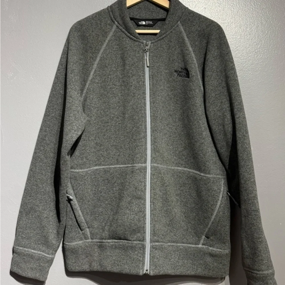The North Face Men's Gray Sweater